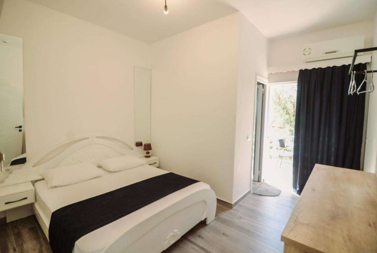 Hotel Villa Ambra Ksamil Eksteriør billede